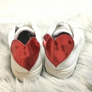 Betsey Johnson Heart Tilly Sneaker 8M NWOT